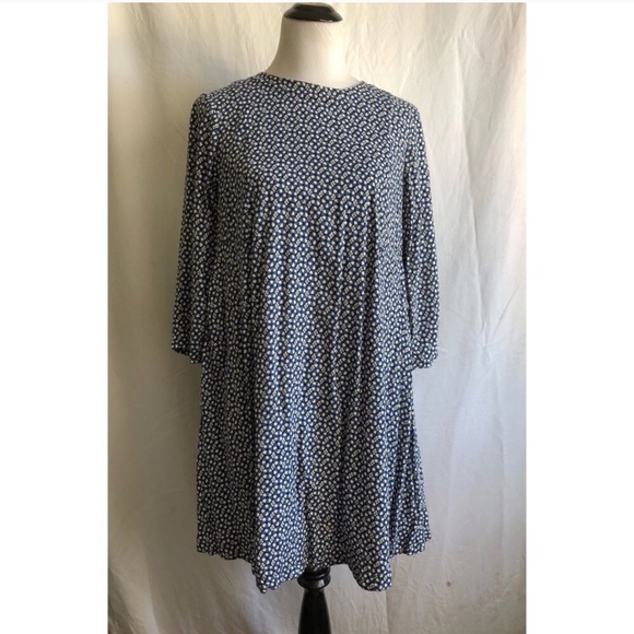 H&M Dresses & Skirts - H&M Geometric Dress